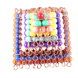 pyramide de perles colorées